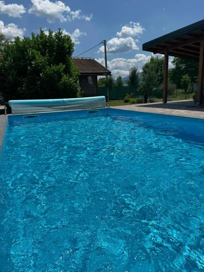 Crystal pool