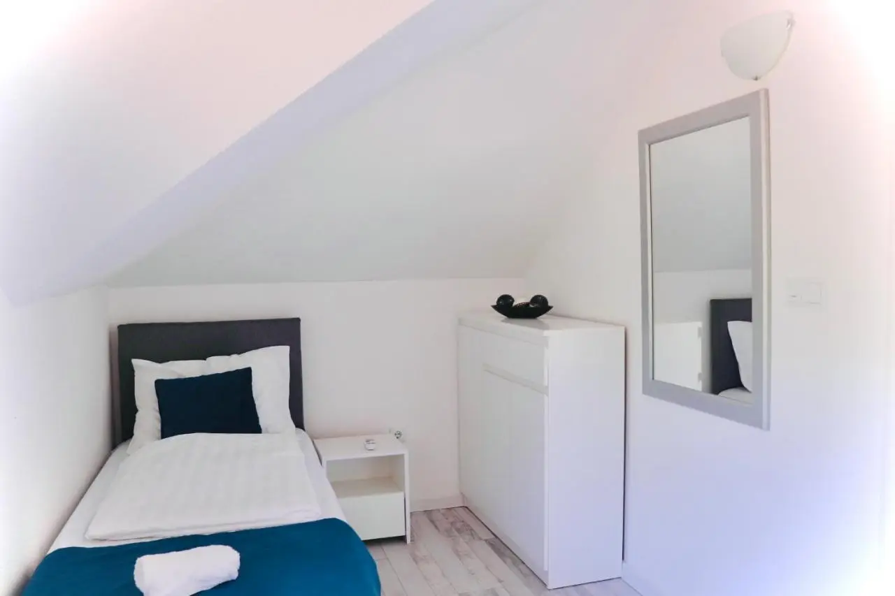 Villa Saraj with Swimming Pool & Jacuzzi near Sarajevo