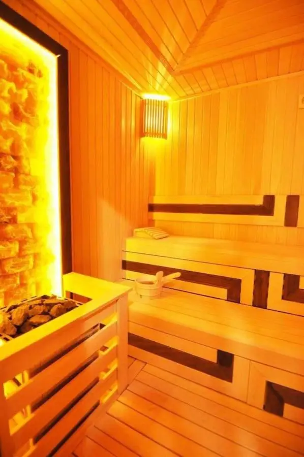 Bright Lovely Modern 2BD25 Condo PoolGym! #220