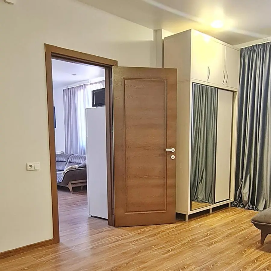 Bright and Airy Apartment Free Wi-Fi Open Space 3-Rooms 2-Balconies