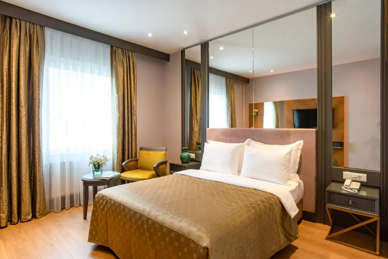 Oran Hotel
