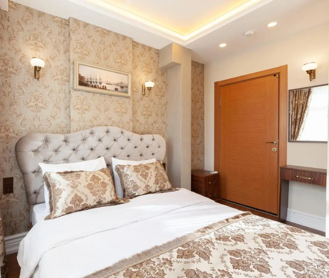 Rose Mansion by Otantik Suites