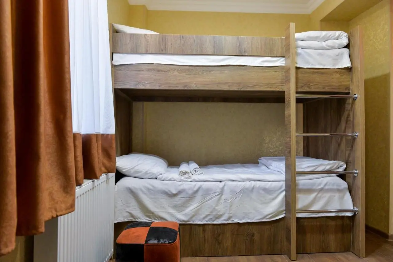 HOSTEL LOOK