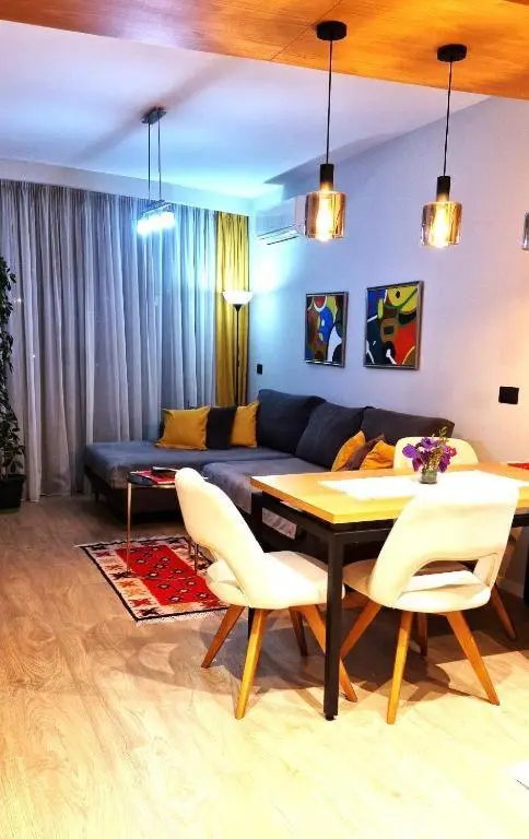 Central Deluxe Apartment