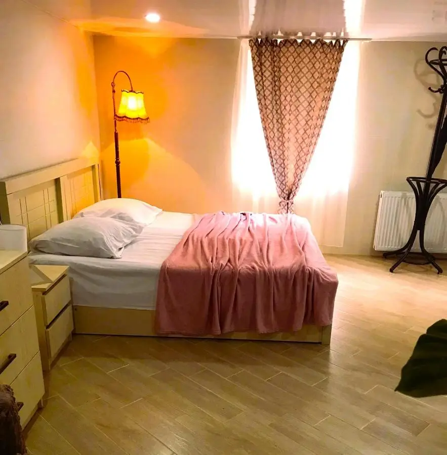 Apartment 19