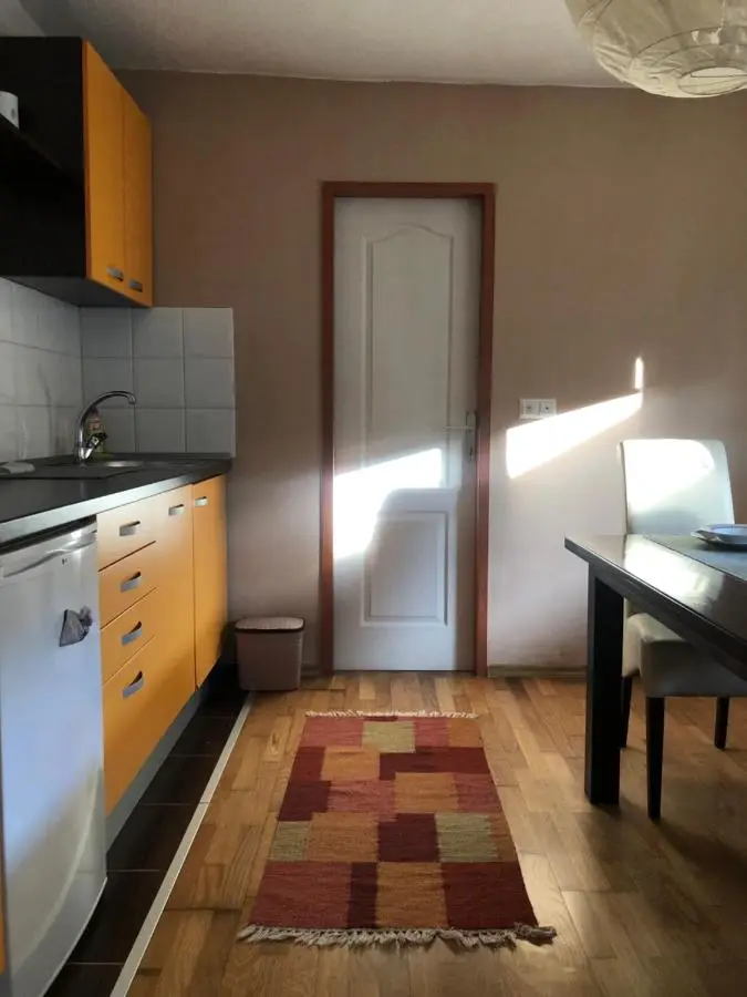 Apartment Incognito