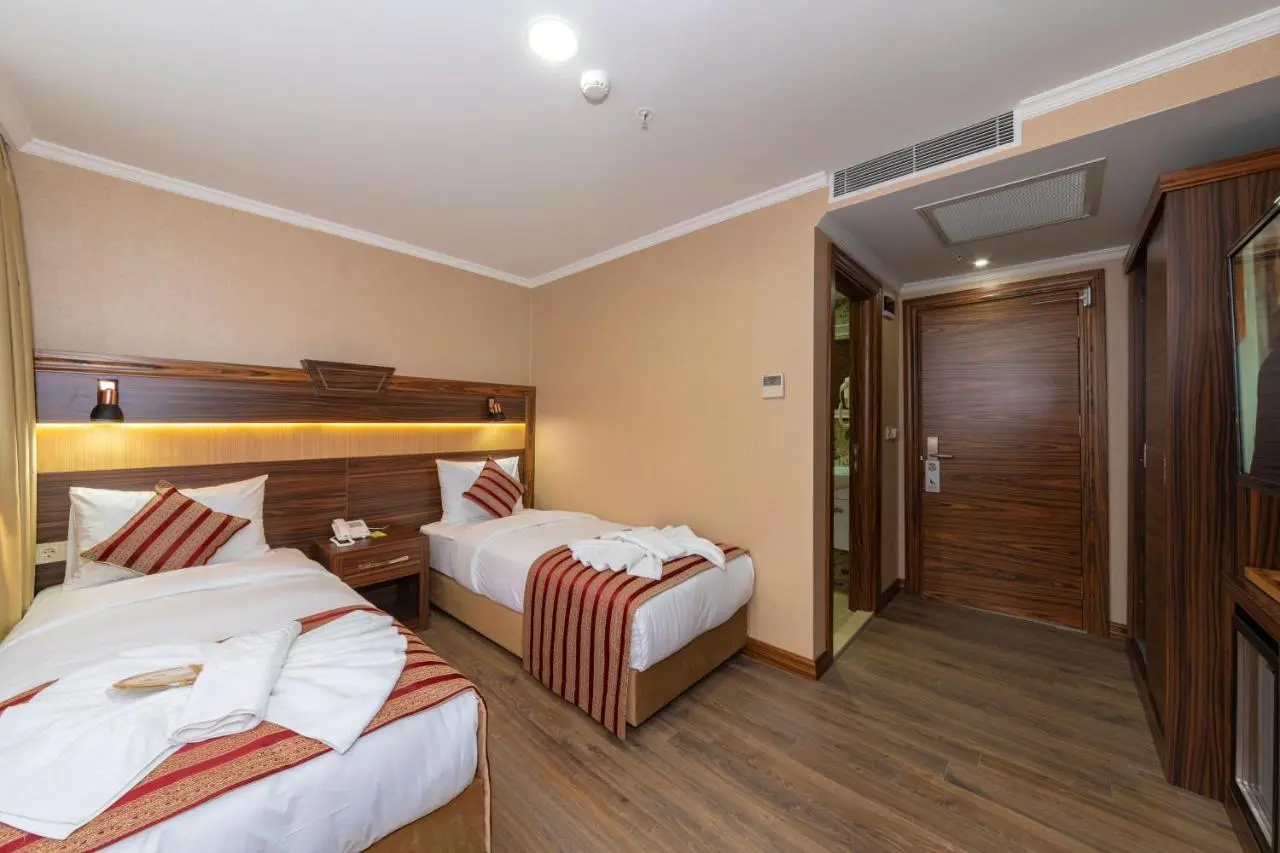 Vision Deluxe Hotel