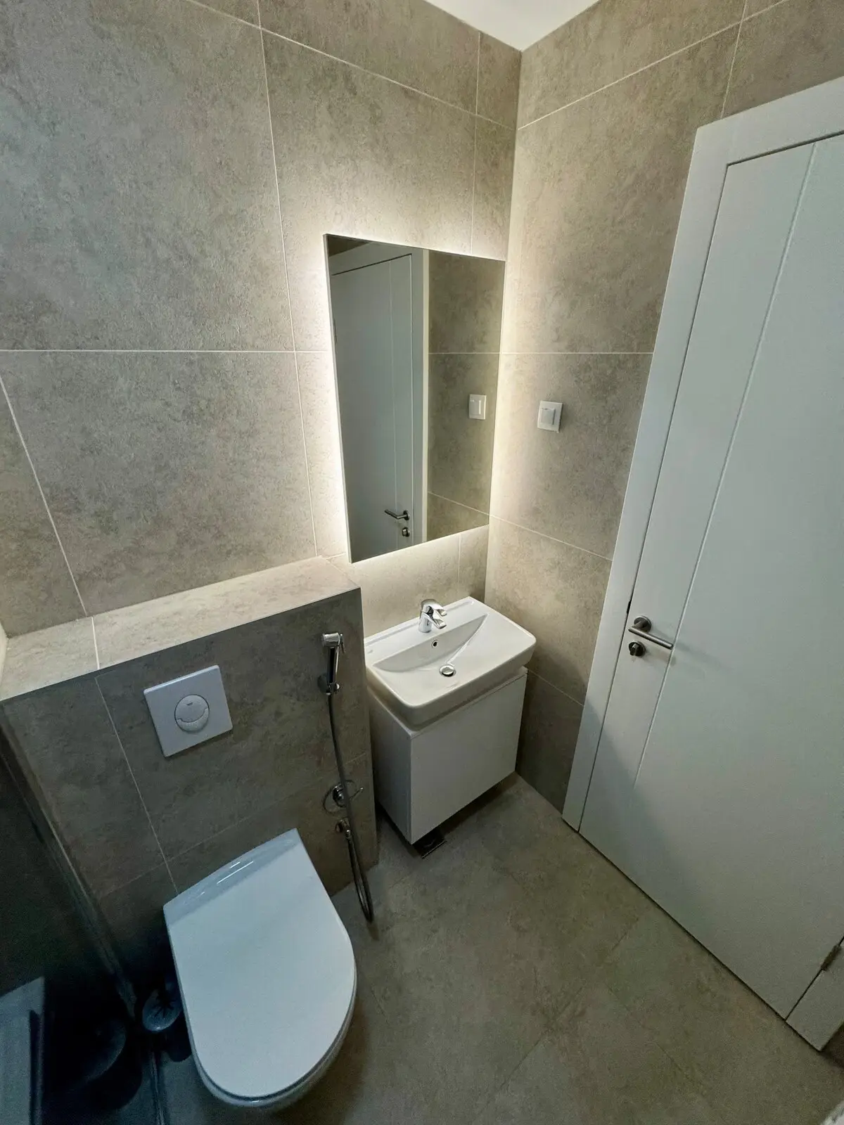 Lux Waves 2bdr apartment w/private parking