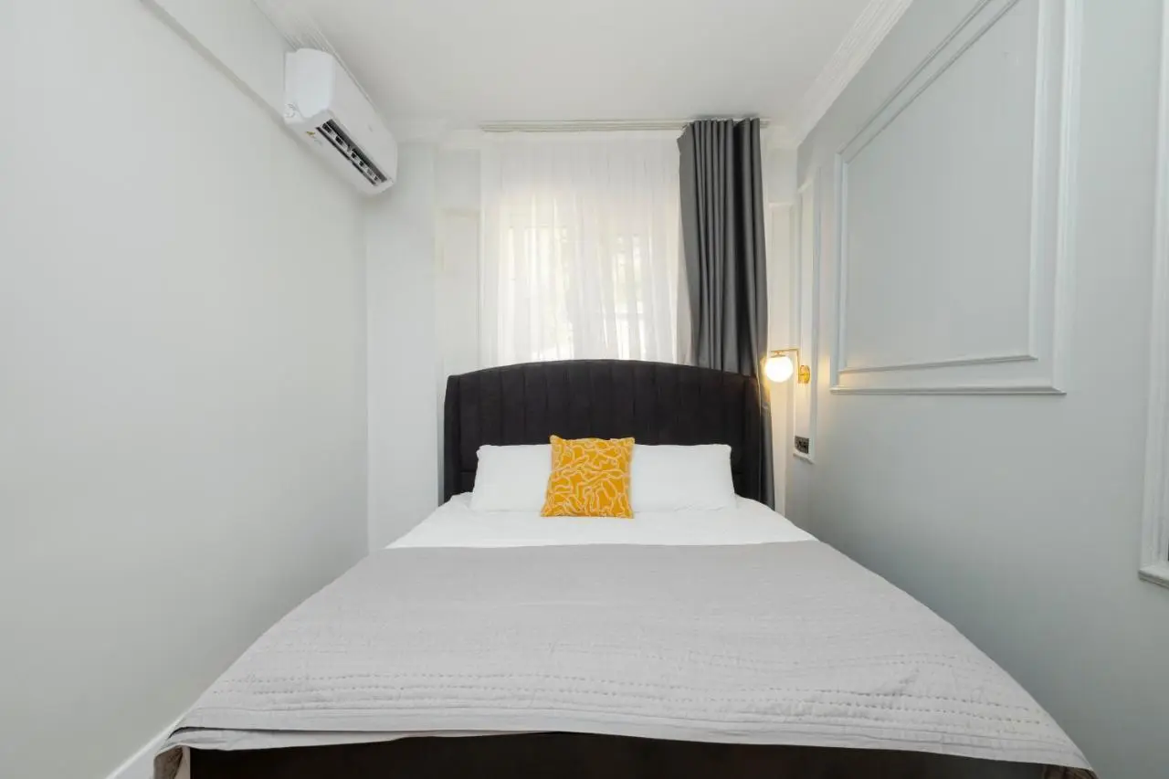 Spacious Sea View Family Suite in Managed Aparthotel with Balcony