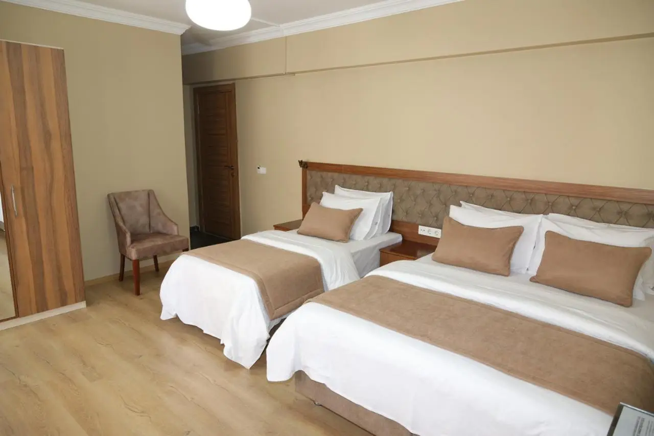 Ramparts Hotel