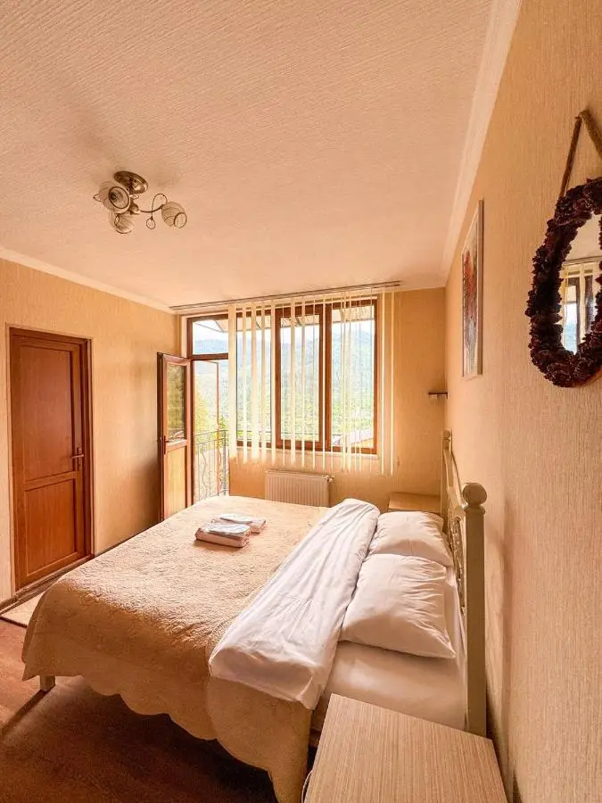 Hotel forest echo