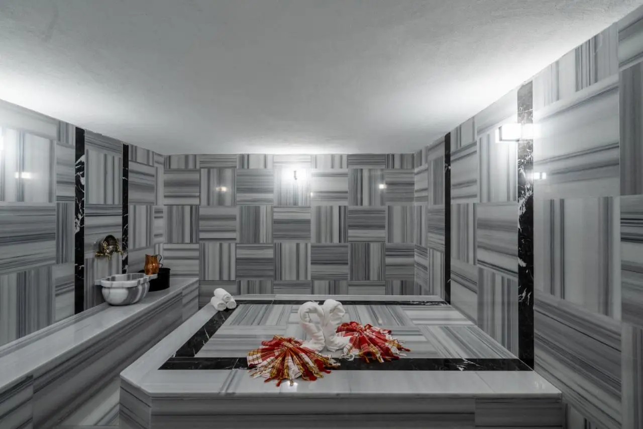 PEARLY HOTEL