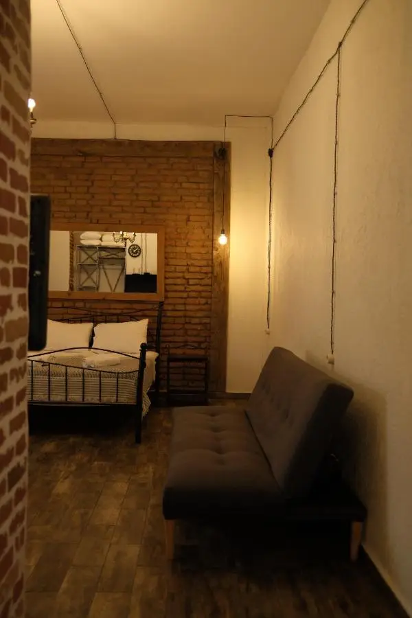 Quiet Authentic Courtyard House Old Tbilisi
