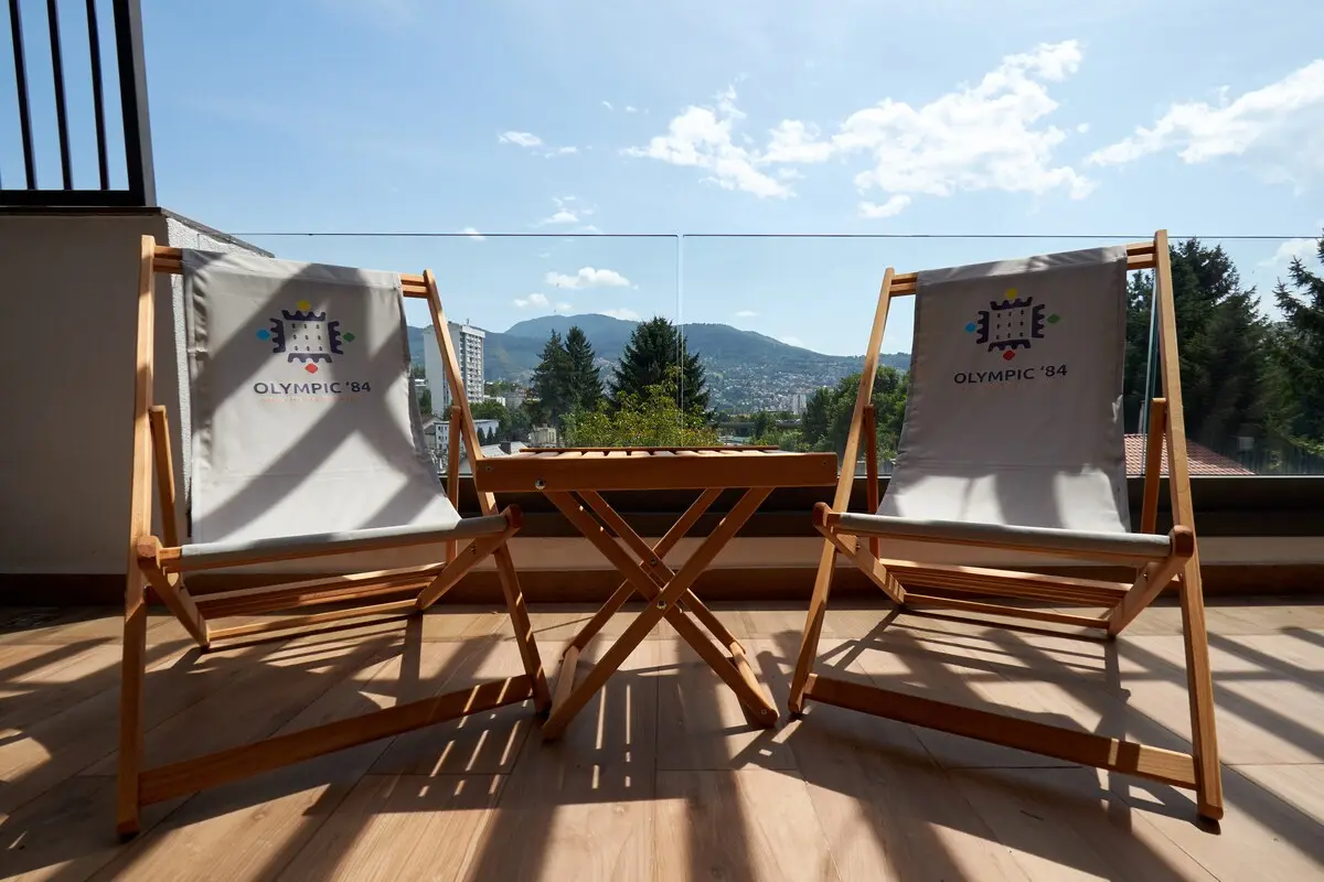 Olympic 84 outdoor Jacuzzi three bedroom apartment
