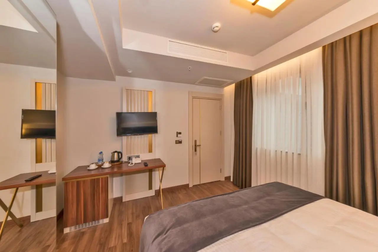 Golden Royal Hotel & SPA