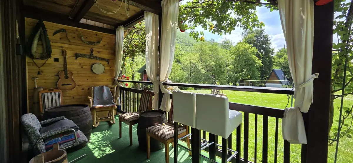 Nina's Cabin