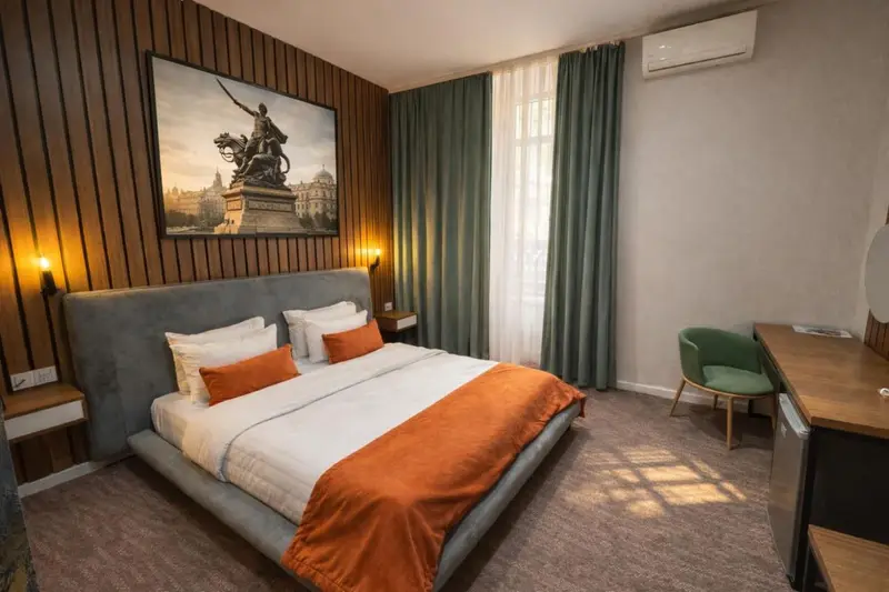 The Cozy Eight Hotel