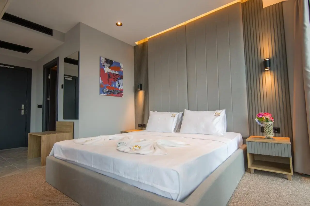 SHERLOCK HOMES HOTELS