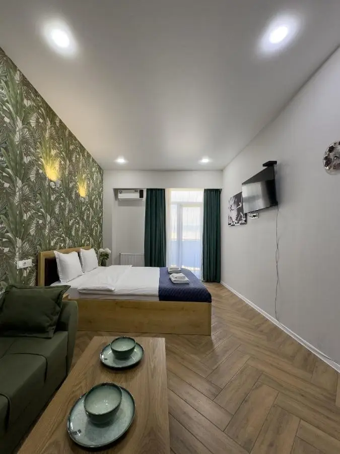 Shirin And Cozy Apartment With Jacuzzi Balcony