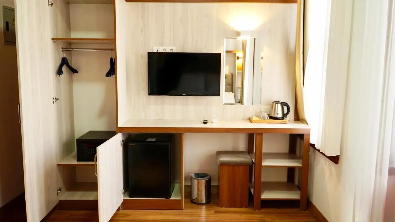 QONAQ HOTEL & SUITES