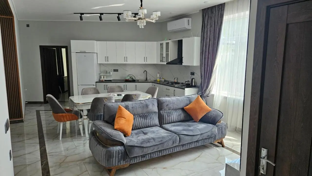 Luxury Milan Mountain Ponoramic Villa, indoor heated pool and jacuzzi with mountain view