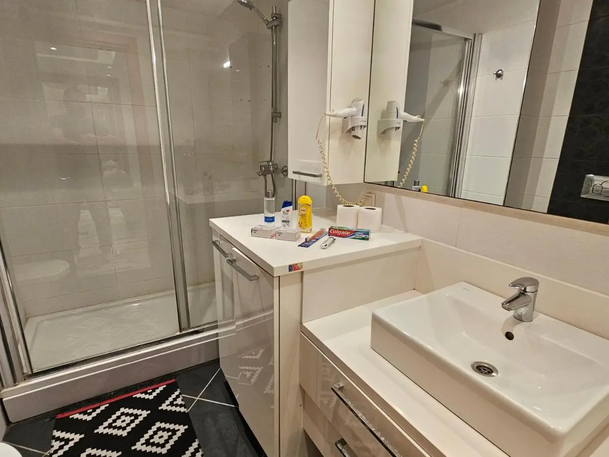 PERFECT RESİDENCE TAKSİM, 2 BEDROOM, POOL, Gym, Sauna