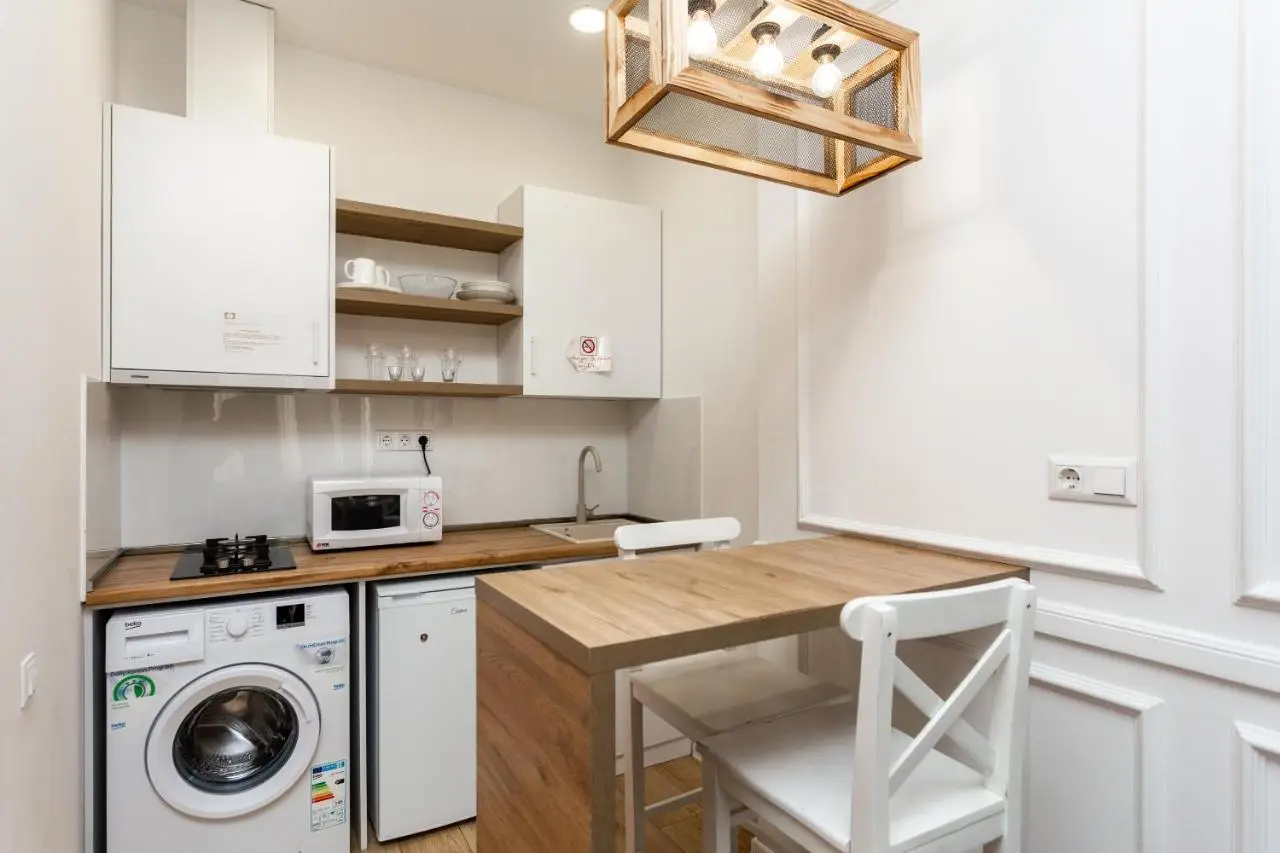 Holiday Rooms 8