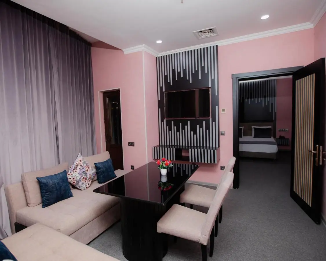 Corniche White City Hotel