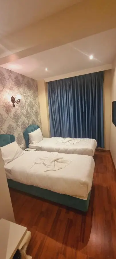By Historial Hotel Due