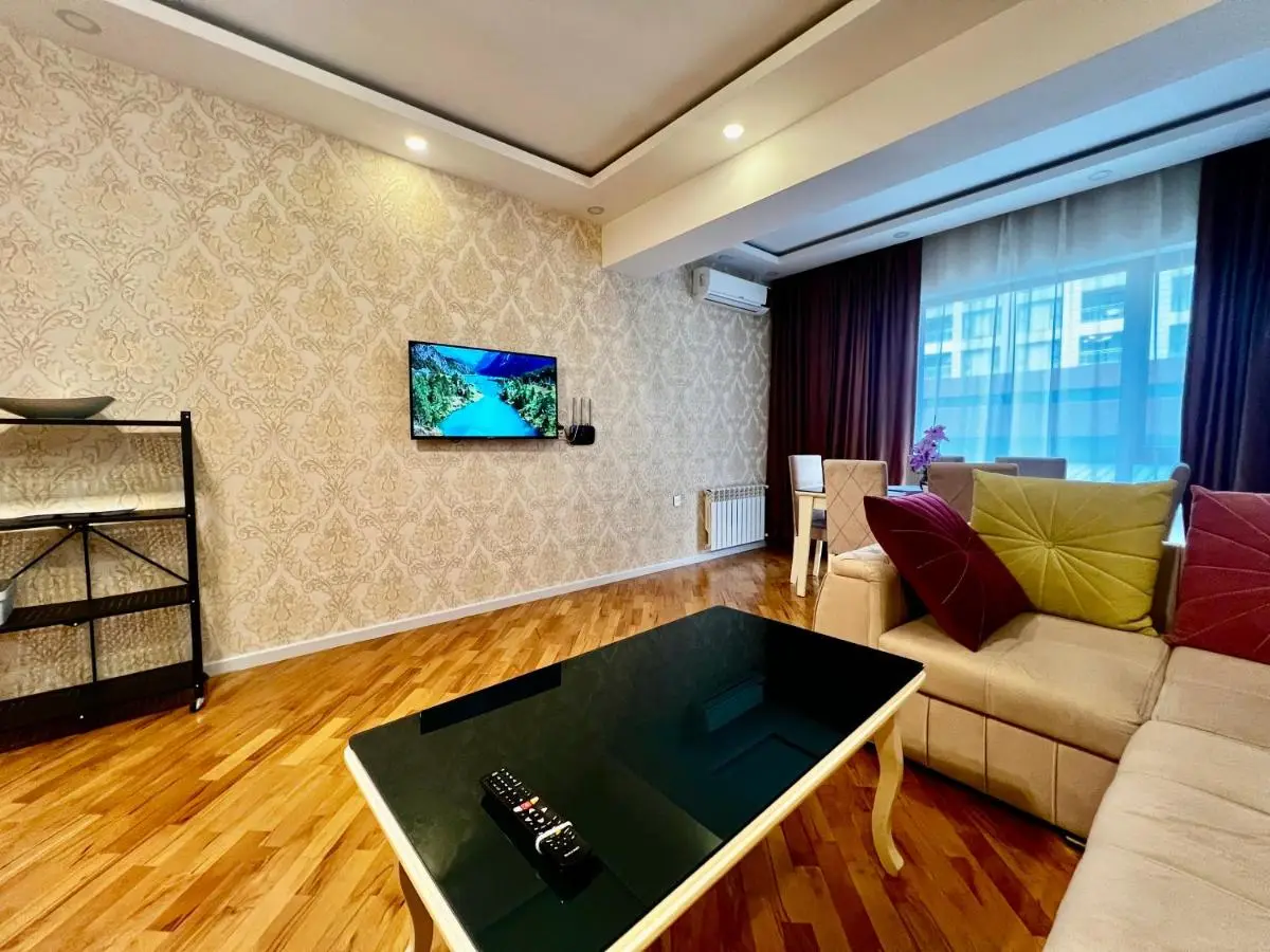 Park Azure 0900