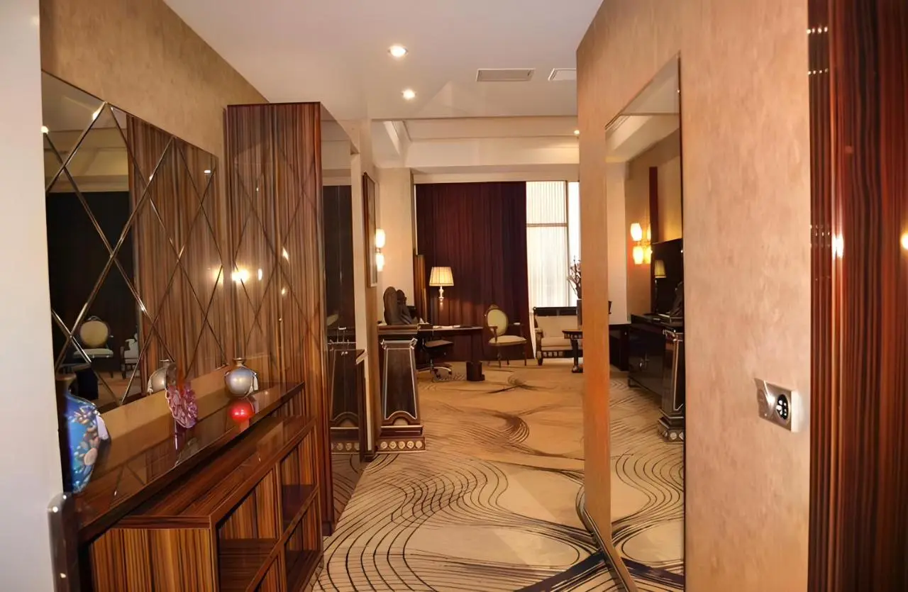 Mariana Trench Hotel & Leisure Resort