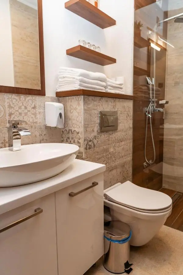 Apartments and rooms Max-Well