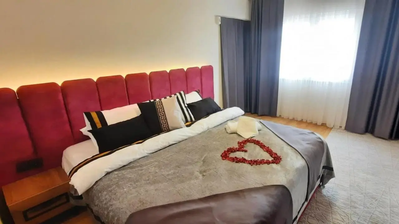 FINDIKZADE SEASIDE FLATS in lively Fatih area very near metro and tourist sights