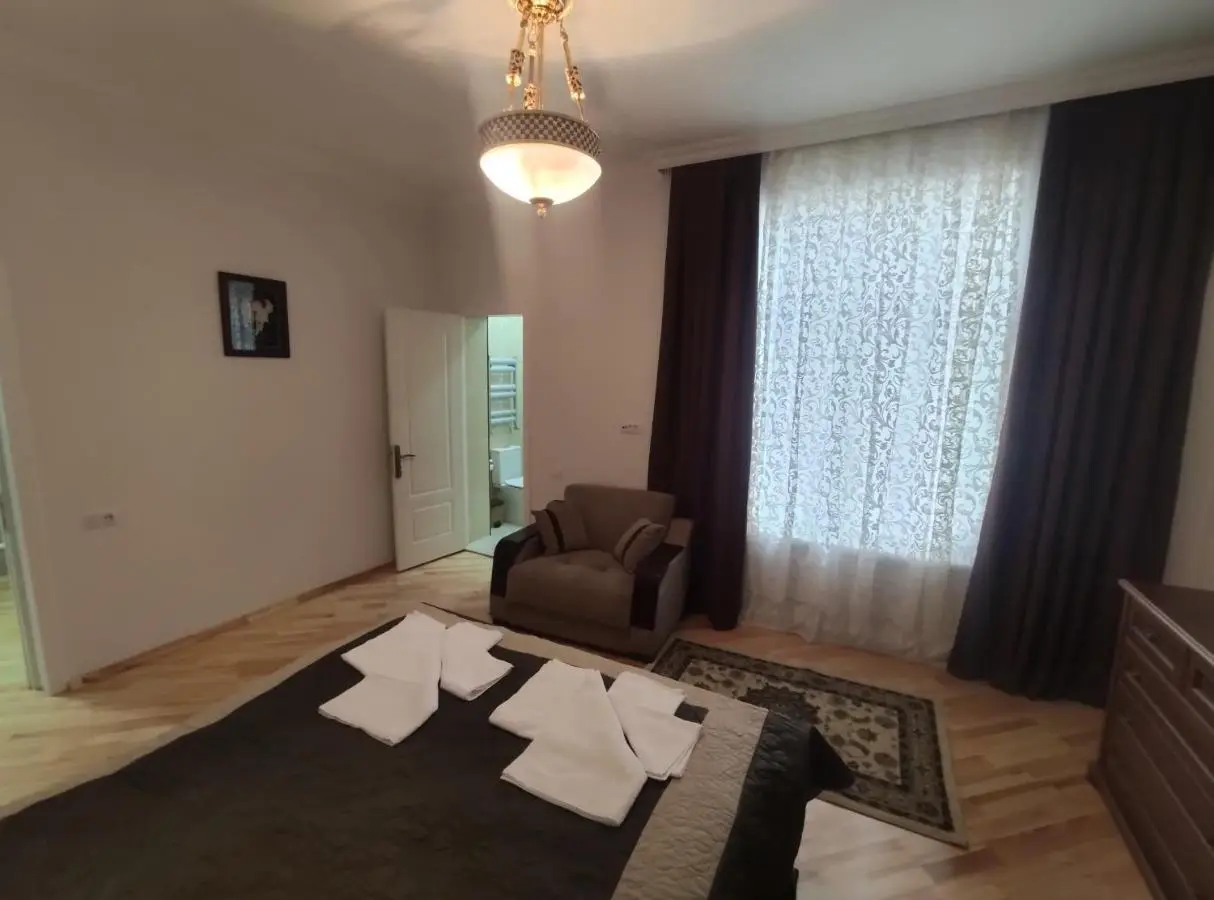 EMIREST Villa