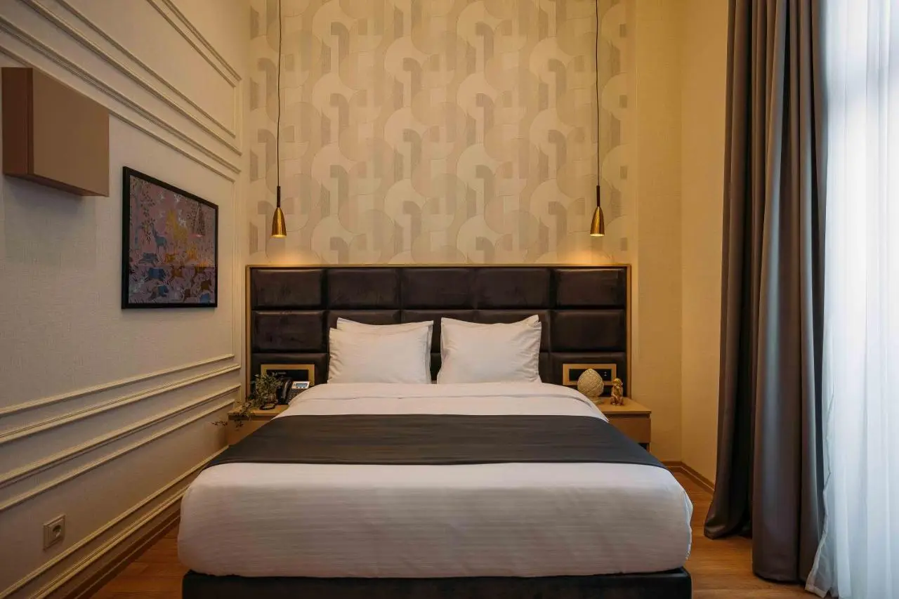Hotel Monday by DNT Group