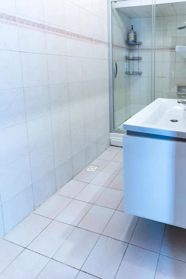 Kaplan Cosy Flat - All air conditioned & Heated 3 Bedrooms in the City