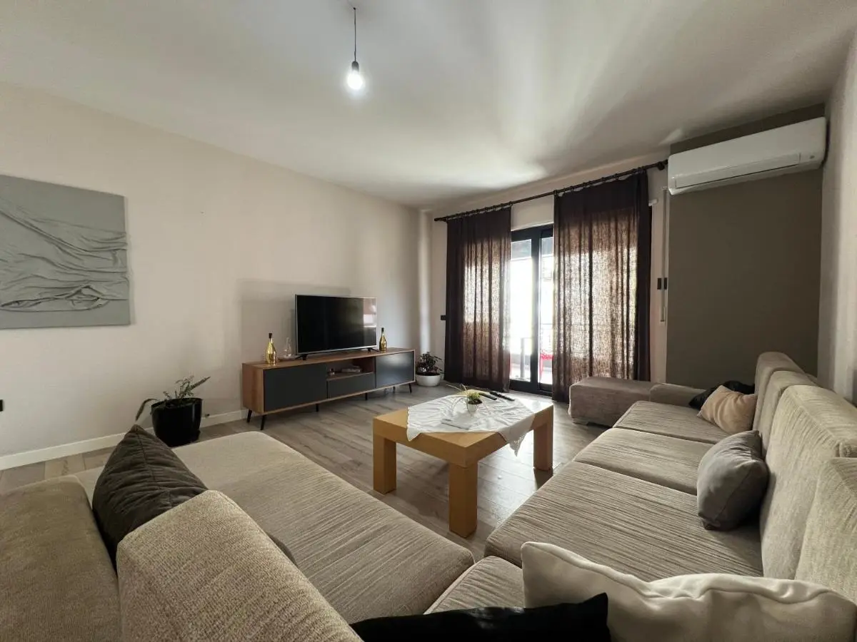 B2 Apartment