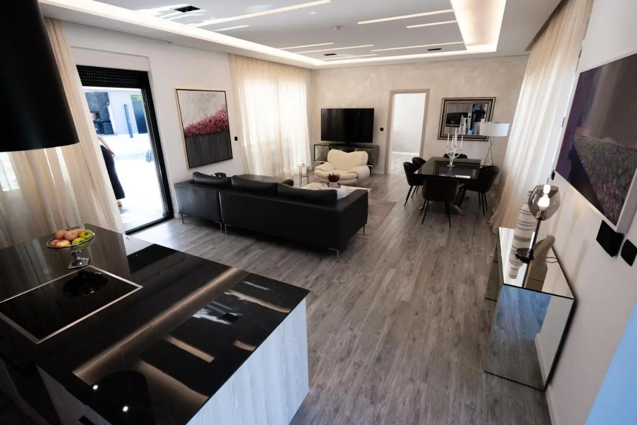Villa TORO Velvet