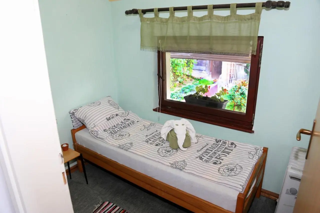Merak Holiday Home