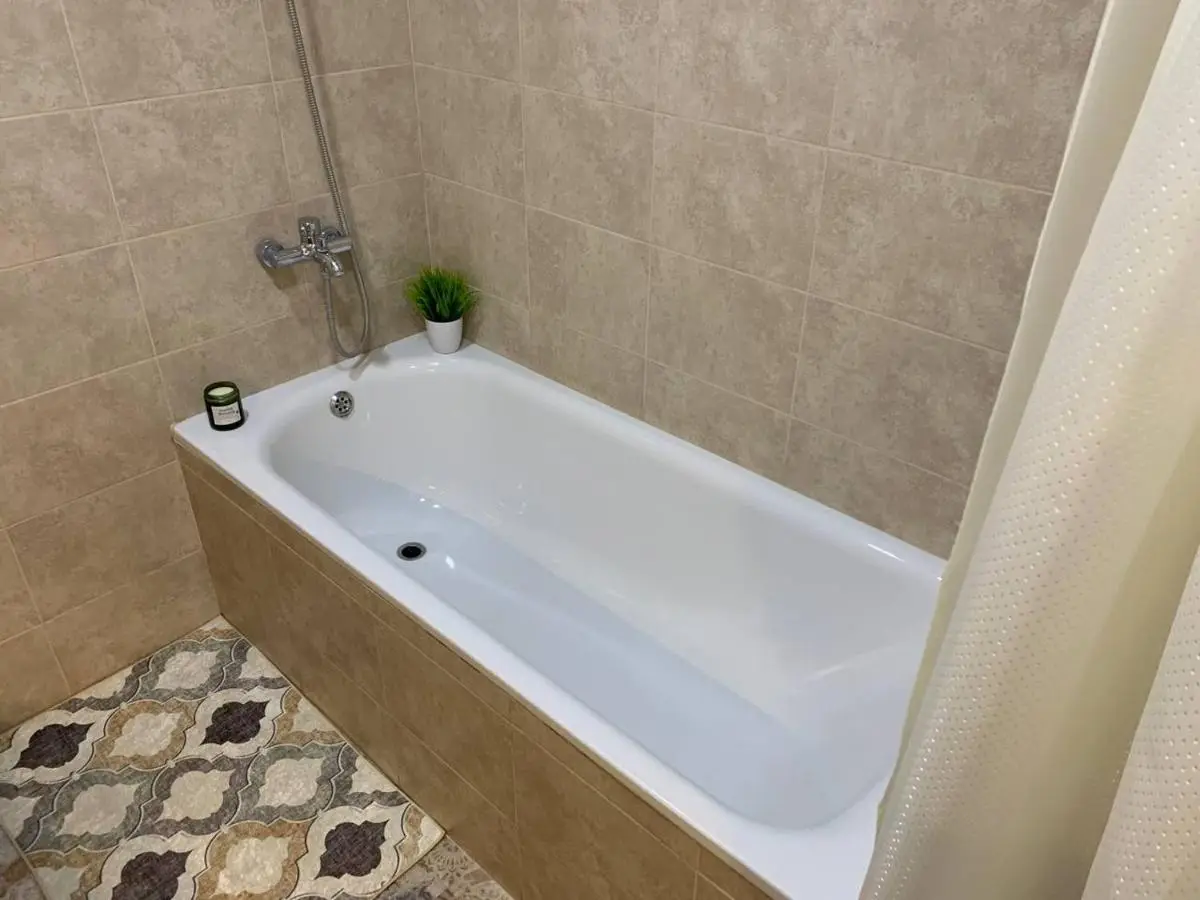 Сozy three-room apartment with 2 separate bedrooms in Old Tbilisi
