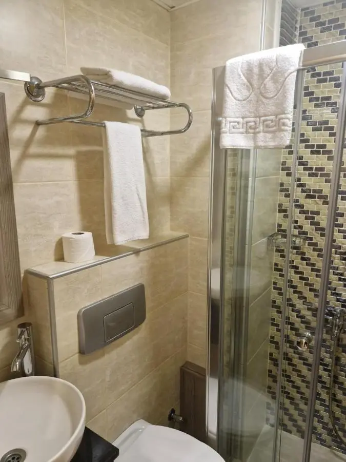 Pera Arya Hotel