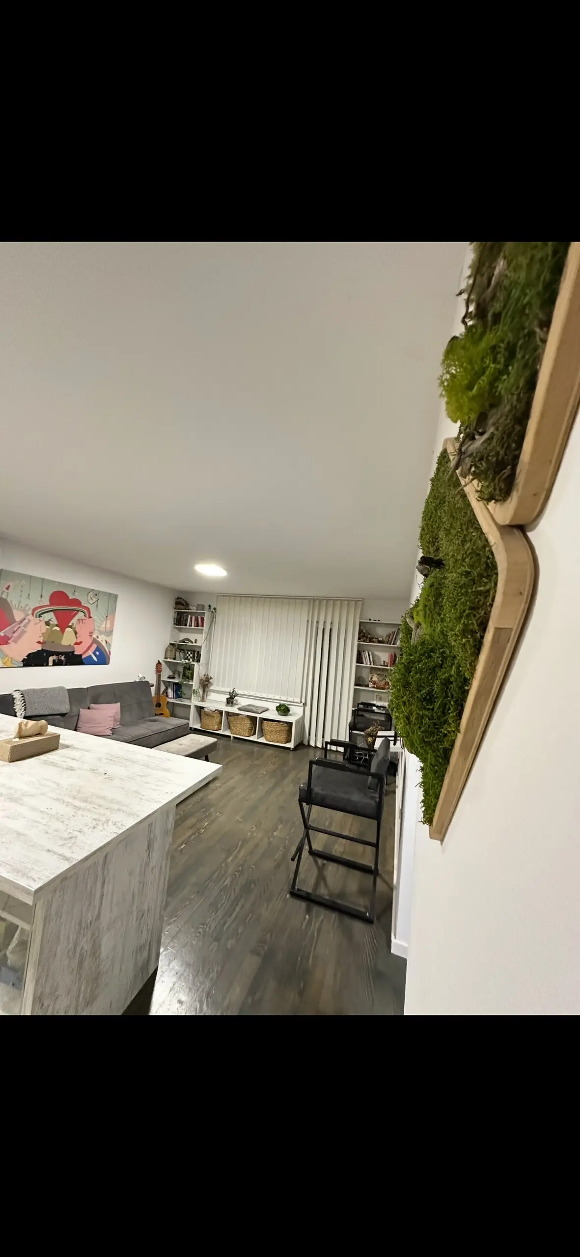 Little house in downtown with garden