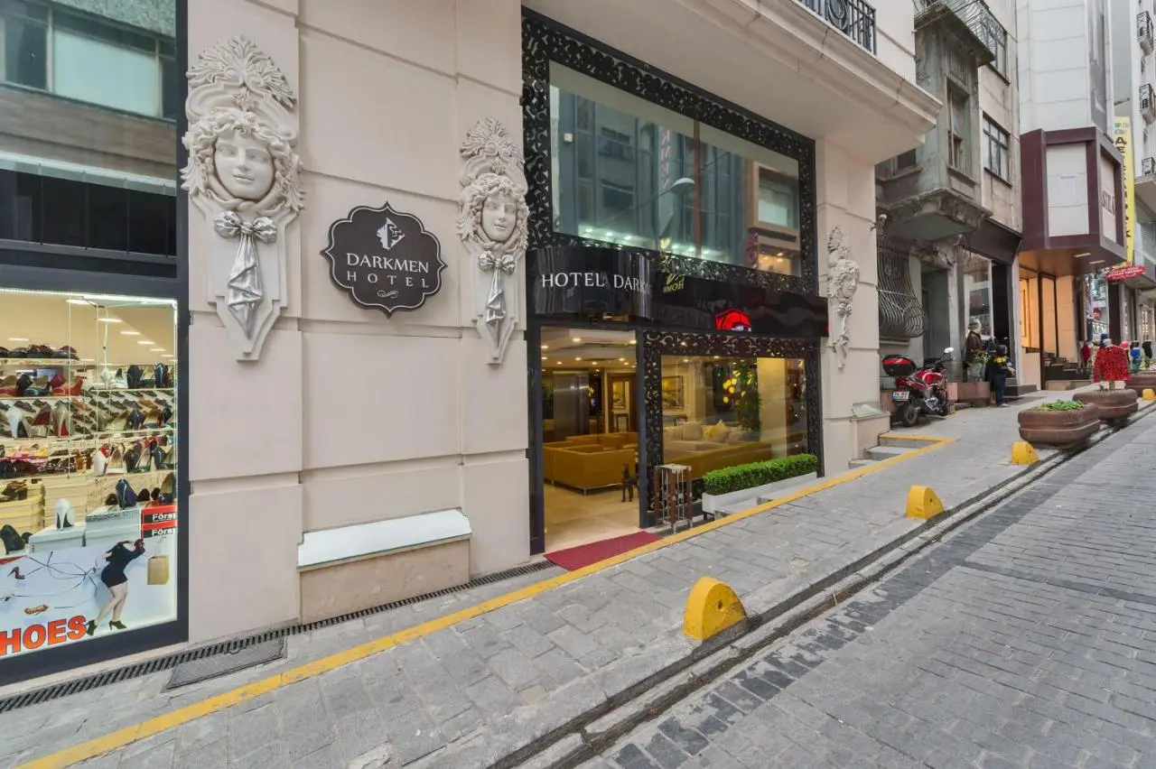 Darkmen Hotel