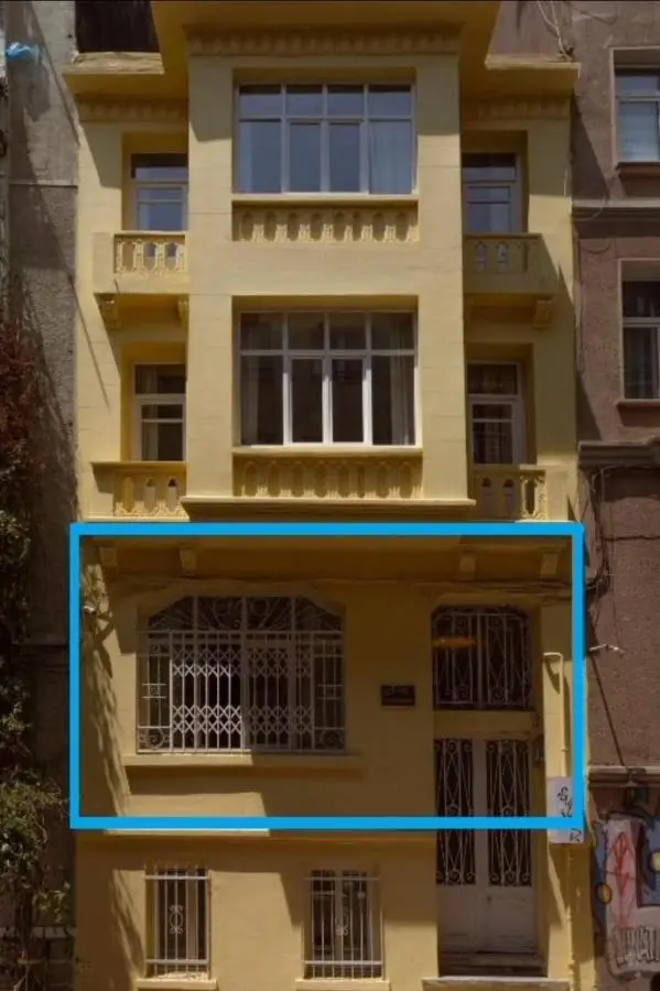 Lemon Apartments