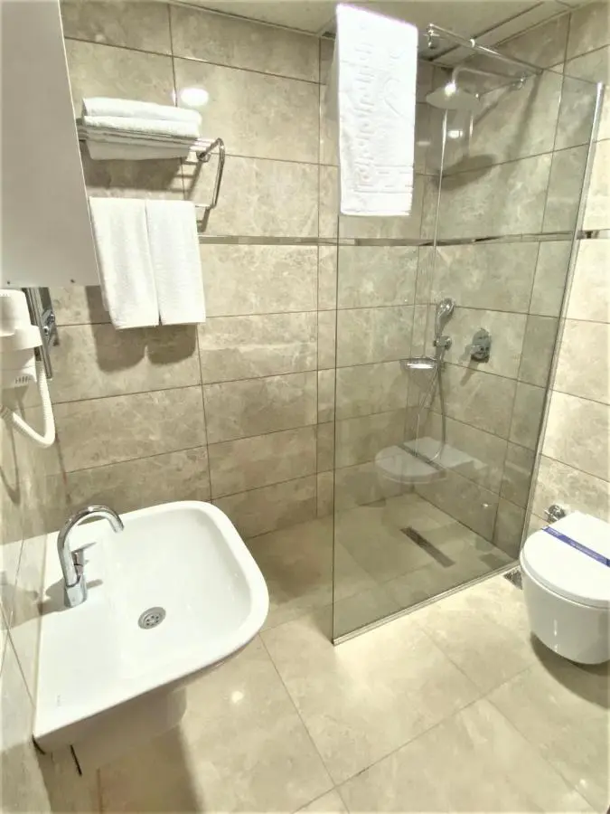 Zümrüt Palas Otel