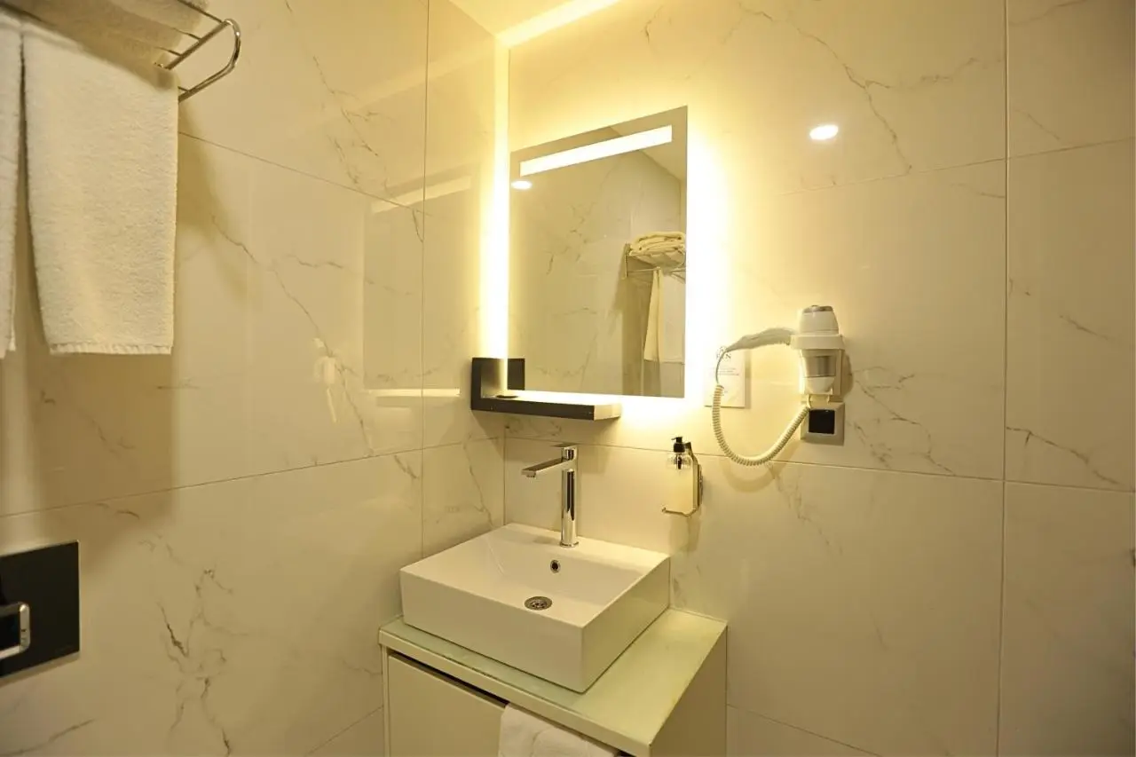 Ren Business Hotel