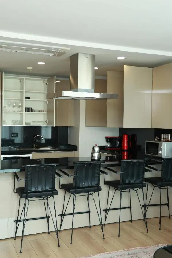 Deluxe 2BR Apartment Balcony 420