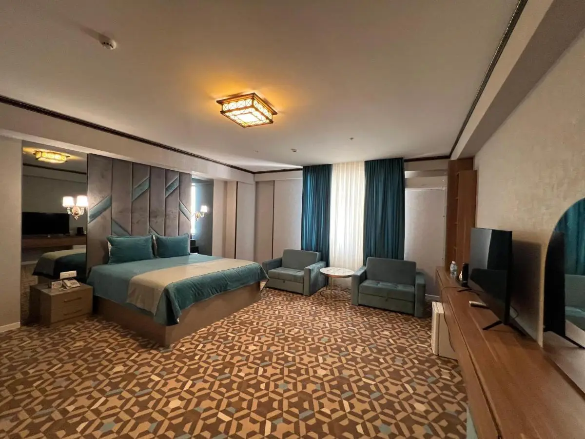 Alison Boulevard Hotel