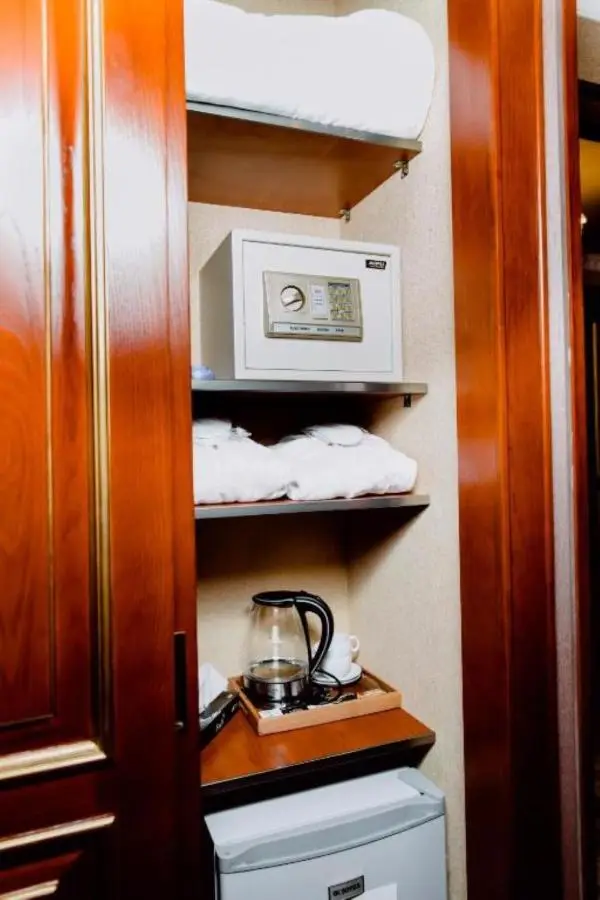 Royal Antique Boutique Hotel