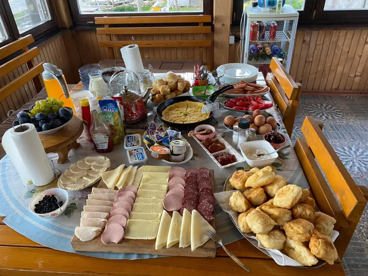 Prokoško jezero Zlatna koliba